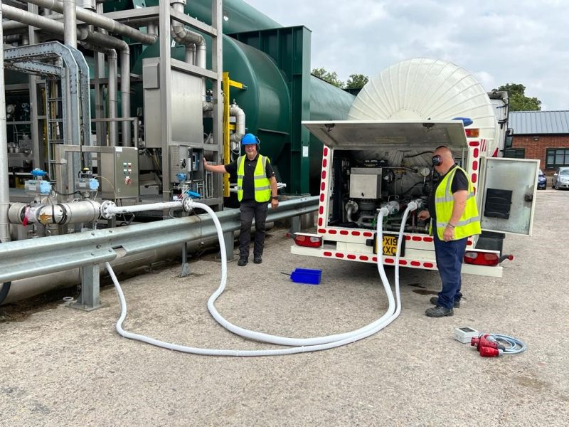 Food-grade liquid CO2 tanker being filled at Apsley Farms